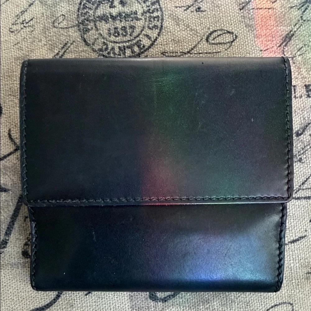 Gucci Black Leather Bifold Wallet w. Brass Ring Horsebit Accent Hardware Vintage
